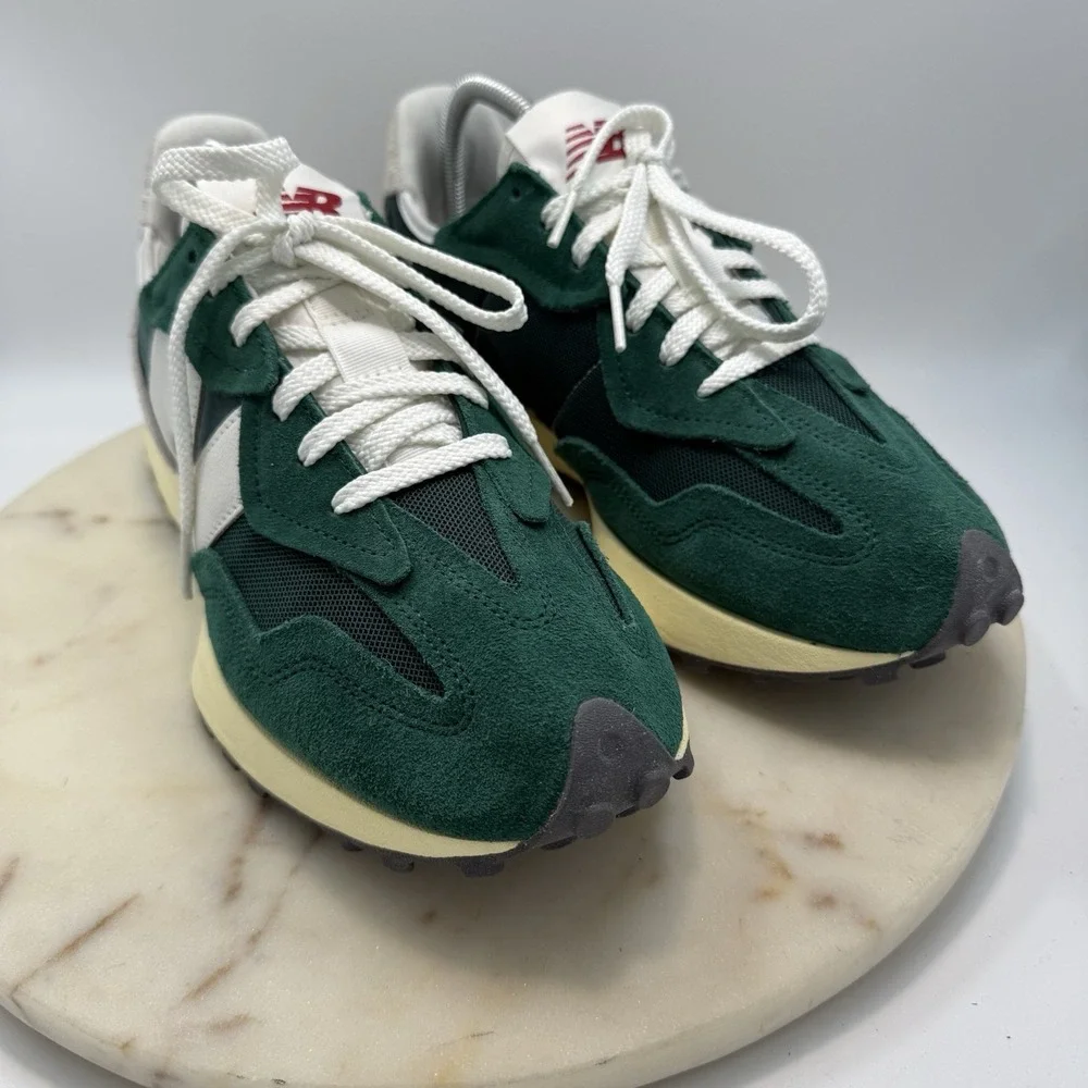New Balance 327 Green White Suede Sneakers Men's 9.5 Retro Style Shoes U327WRG